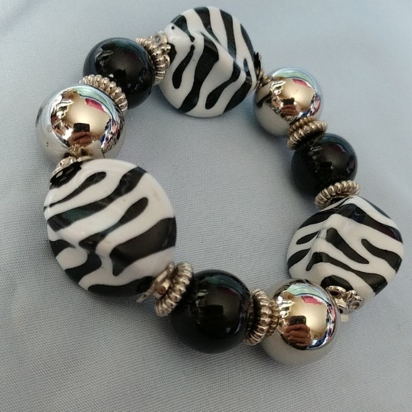 Host Pick!!! Zebra Stripe Stretch Bracelet NWT - Picture 1 of 10